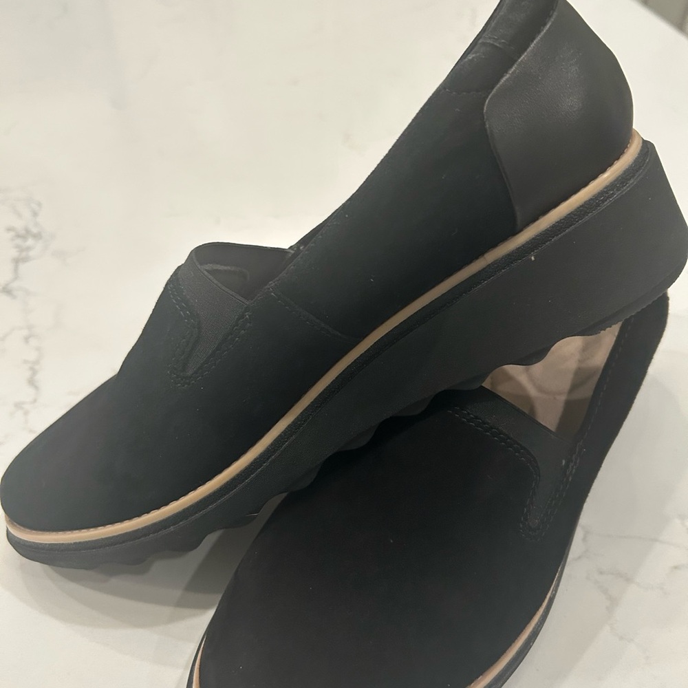 Clarks Black Women's Flats never worn - Picture 3 of 3